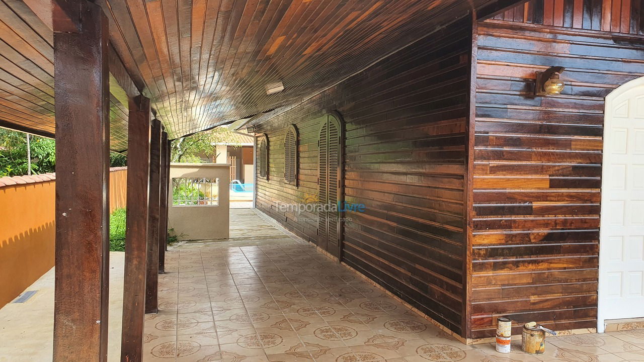 Casa para alquiler de vacaciones em Bertioga (Condominio Morada da Praia)