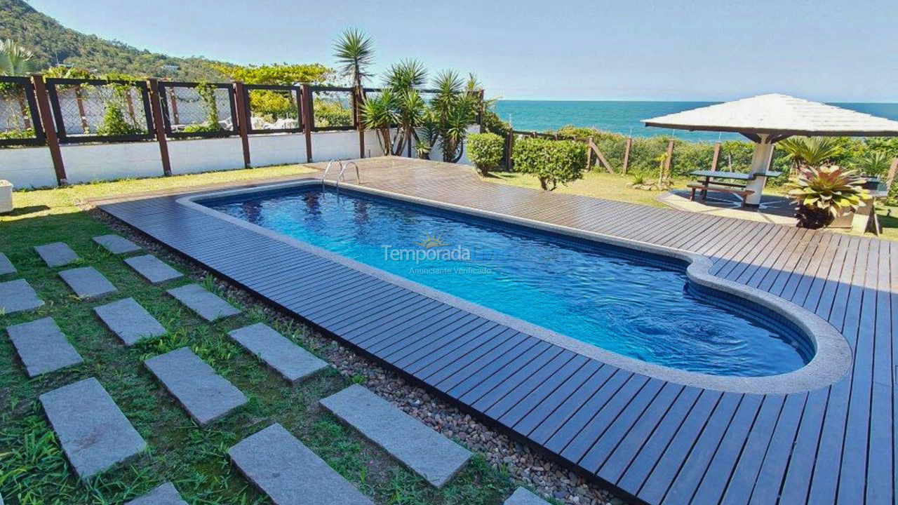 Casa para alquiler de vacaciones em Balneário Camboriú (Praia do Estaleirinho)