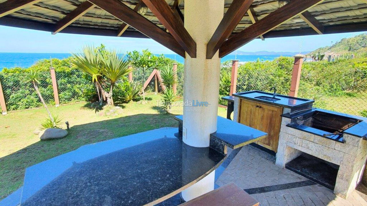 Casa para alquiler de vacaciones em Balneário Camboriú (Praia do Estaleirinho)