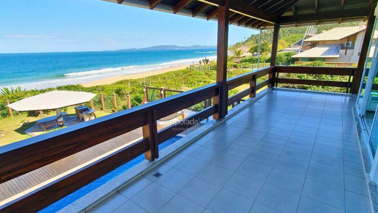 Casa para alquiler de vacaciones em Balneário Camboriú (Praia do Estaleirinho)