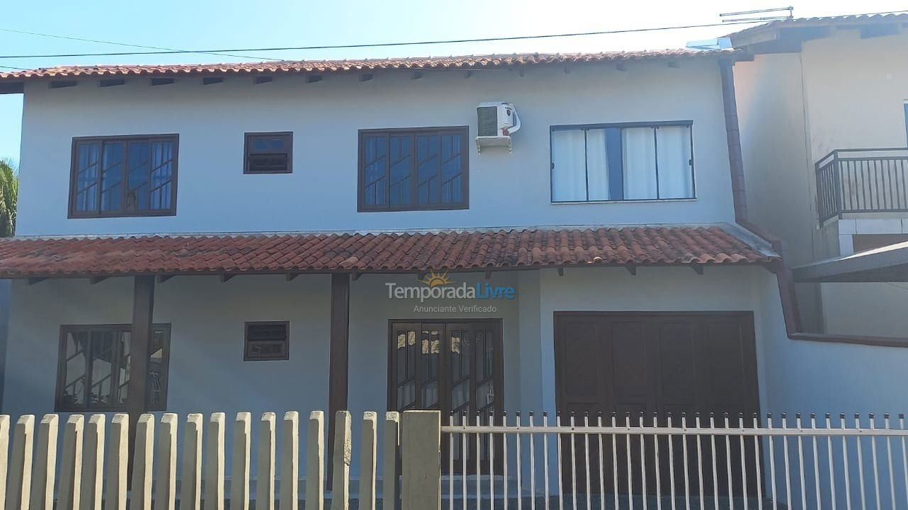 Casa para alquiler de vacaciones em São Francisco do Sul (Enseada)
