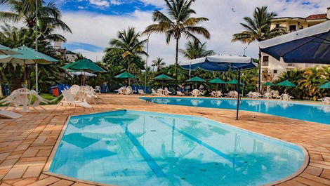 Piscina infantil e piscina maior