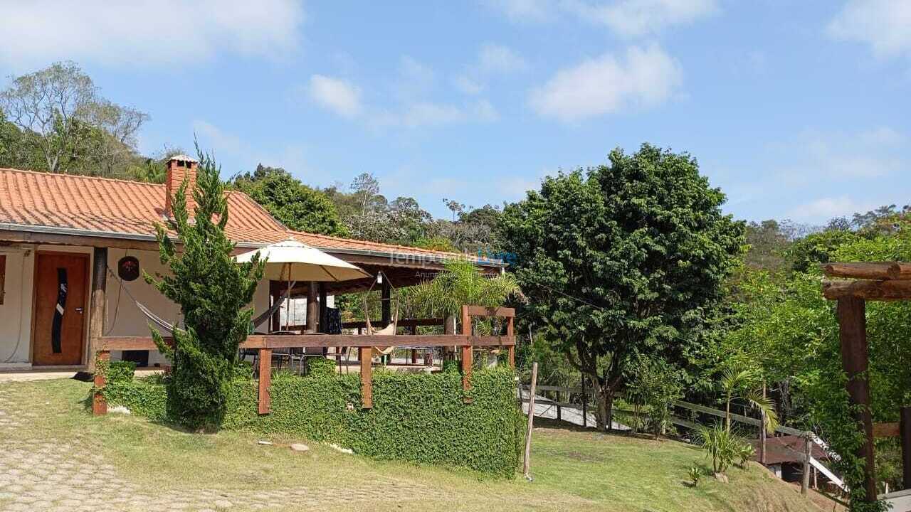 Ranch for vacation rental in Suzano (Palmeiras)