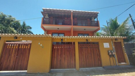 Cotia - Novo Flat com Piscina, 50mts da praia, churrasqueira...