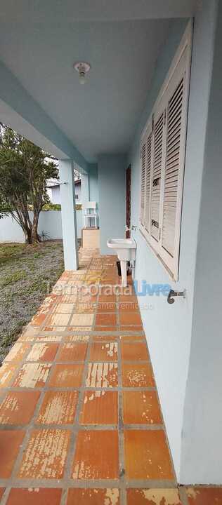 Casa para aluguel de temporada em São Francisco do Sul (Ubatuba)