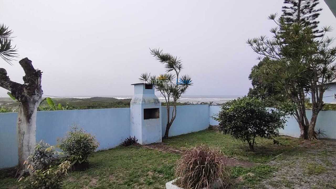 Casa para aluguel de temporada em São Francisco do Sul (Ubatuba)