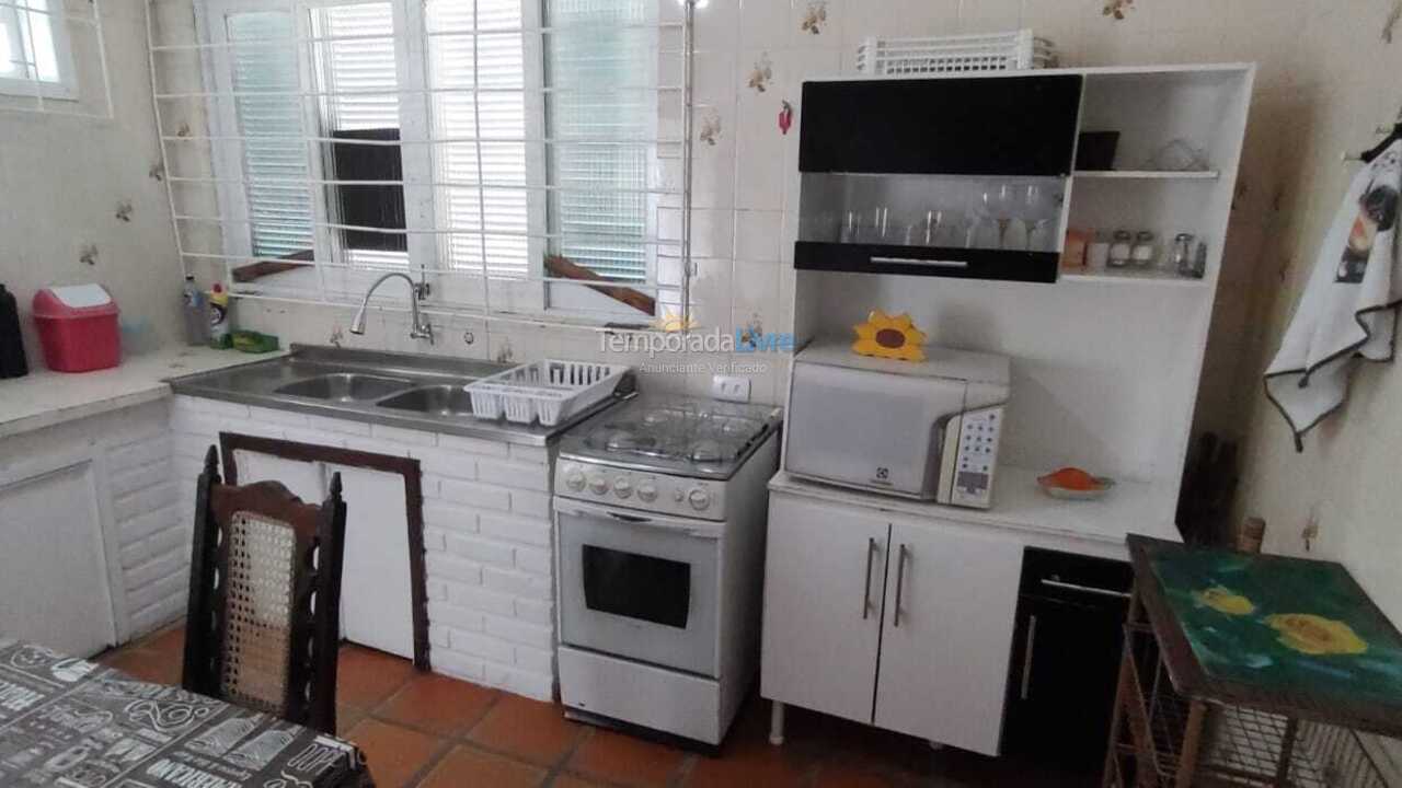 Casa para alquiler de vacaciones em São Francisco do Sul (Ubatuba)