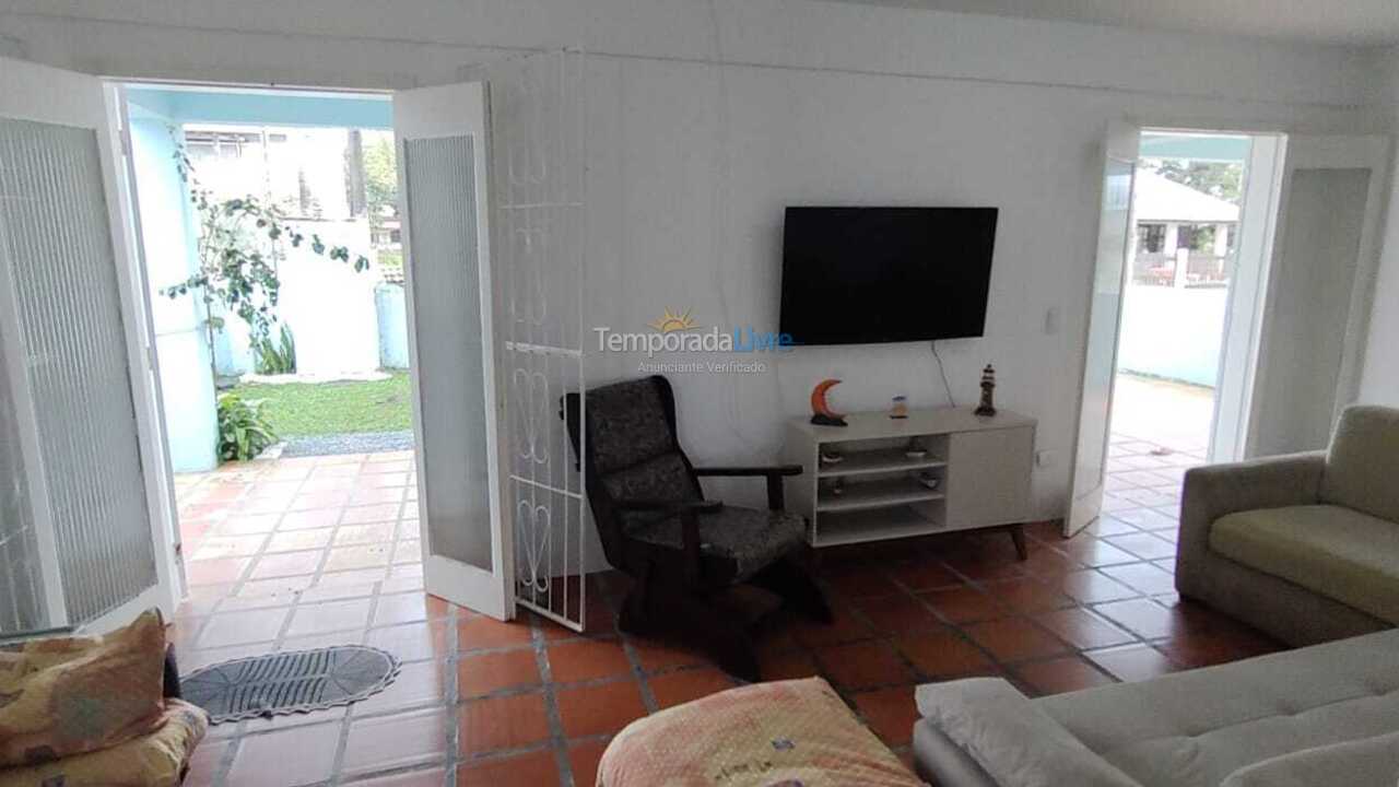 Casa para aluguel de temporada em São Francisco do Sul (Ubatuba)