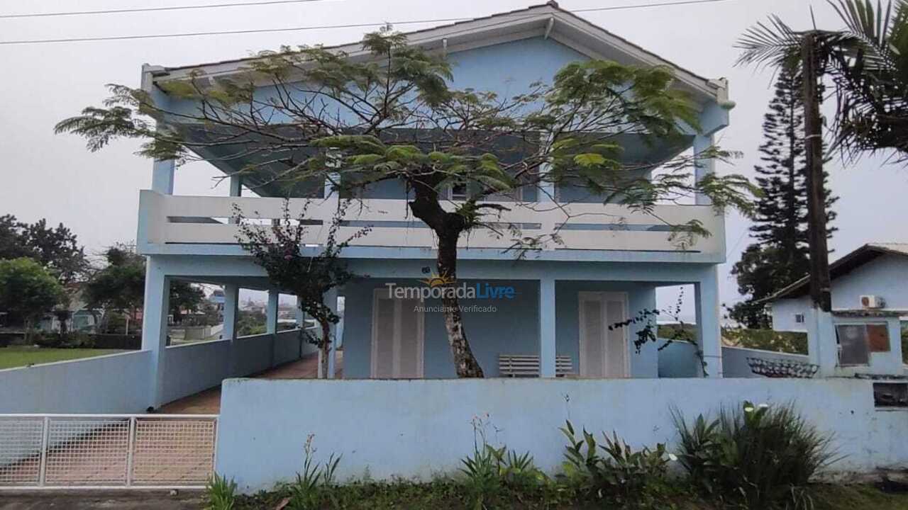 Casa para alquiler de vacaciones em São Francisco do Sul (Ubatuba)