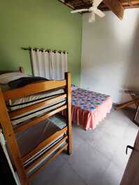 Want to escape the hustle and bustle of the city? Cozy townhouse in Itamambuca