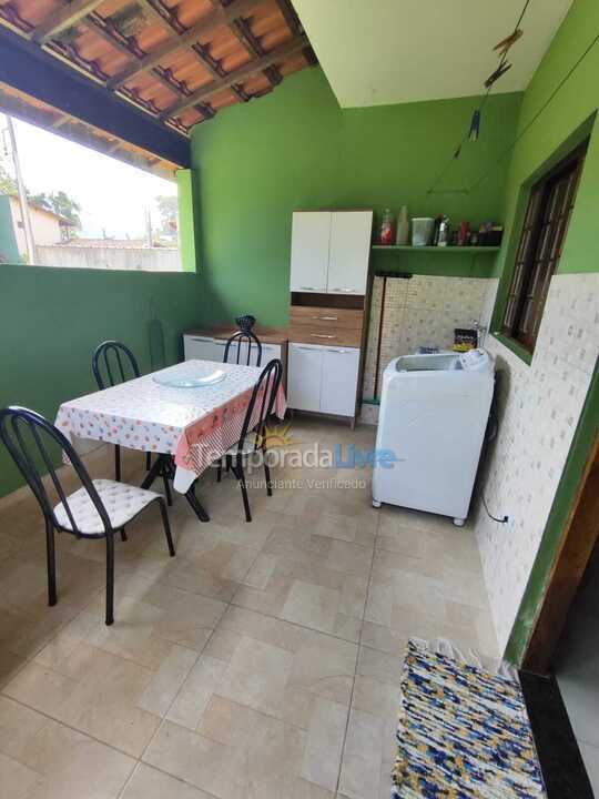 Casa para aluguel de temporada em Ubatuba (Itamambuca)