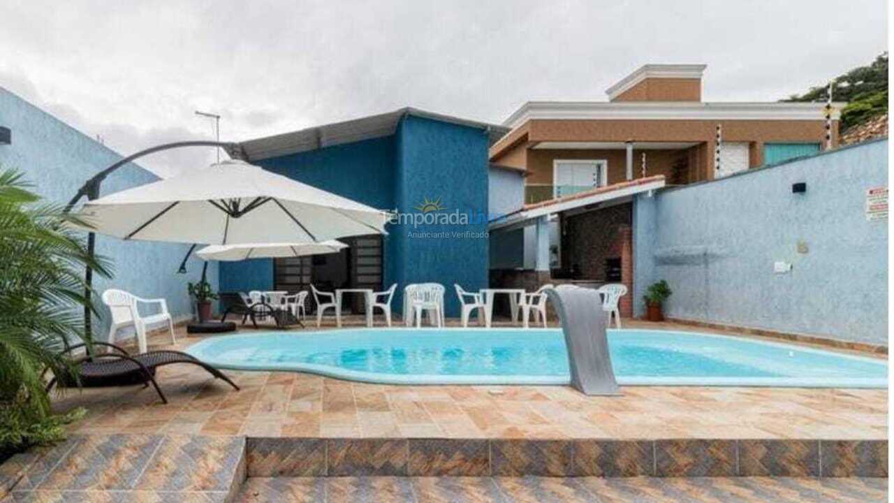 Casa para aluguel de temporada em Guarujá (Praia do Pernambuco)