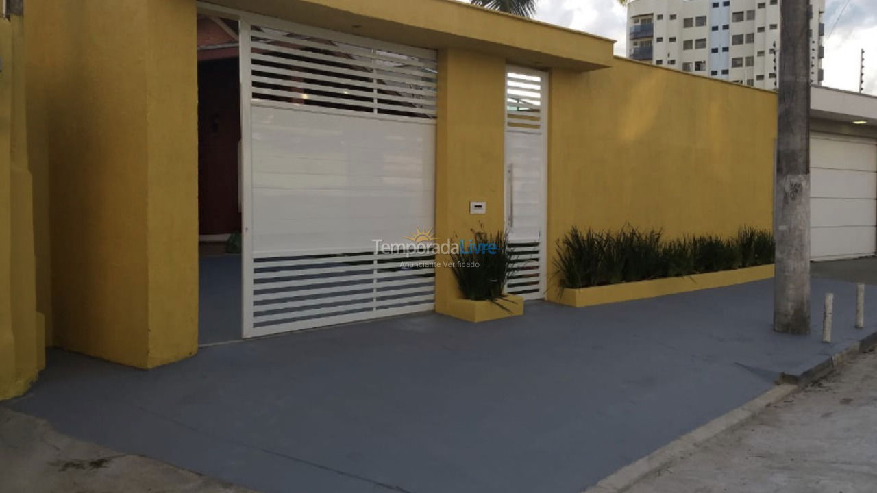 Casa para aluguel de temporada em Caraguatatuba (Martim de Sá)