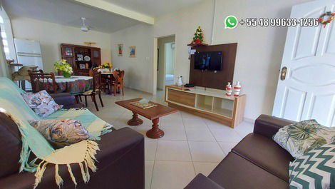 CASA na Praia dos Ingleses, 03 Dormitórios, Condominio Fechado.