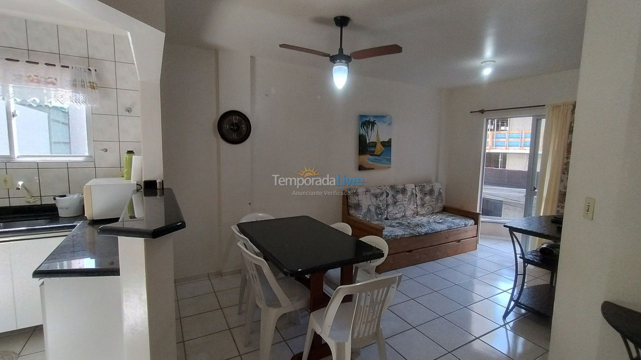 Apartamento para aluguel de temporada em Itapema (Meia Praia)