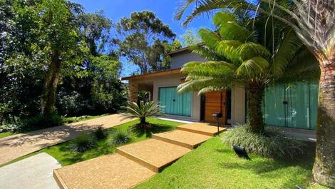 Hermosa Casa Disponible para Temporada 2024 en Riviera de São Lourenço.