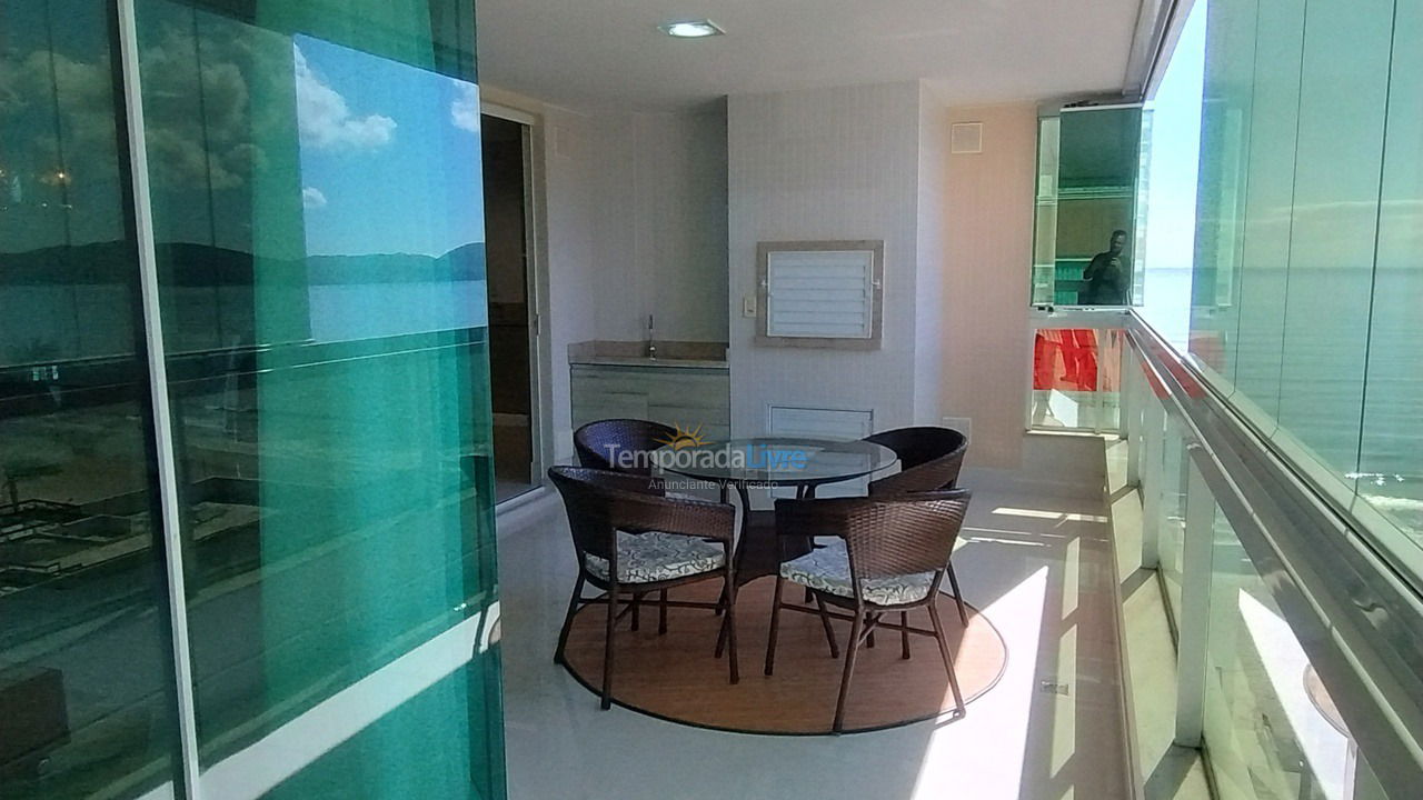 Apartamento para aluguel de temporada em Itapema (Meia Praia)