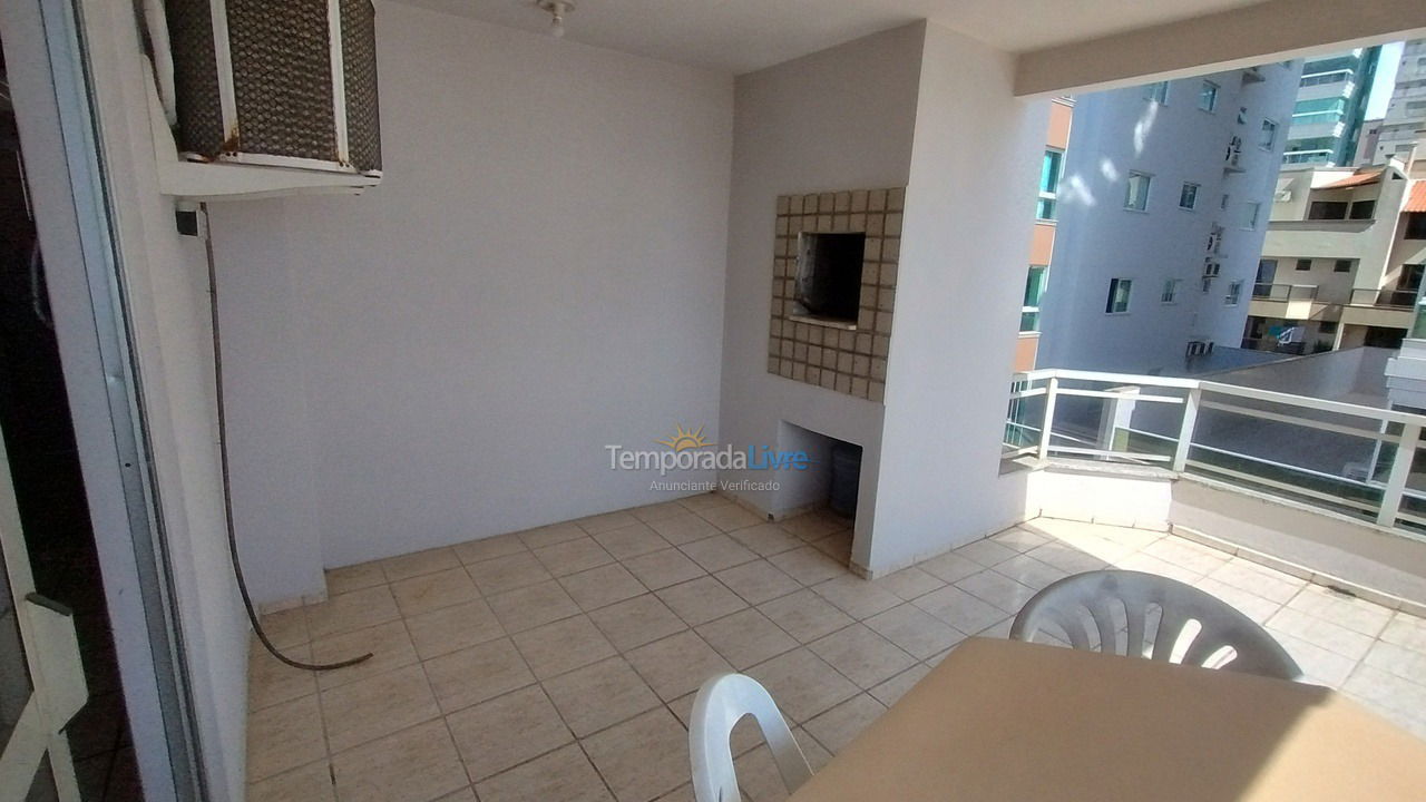 Apartamento para aluguel de temporada em Itapema (Meia Praia)