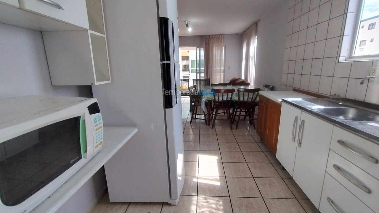 Apartamento para aluguel de temporada em Itapema (Meia Praia)