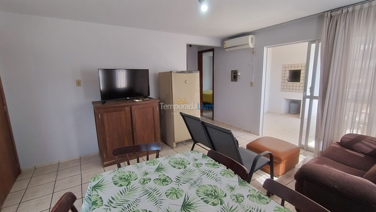 Apartamento para aluguel de temporada em Itapema (Meia Praia)