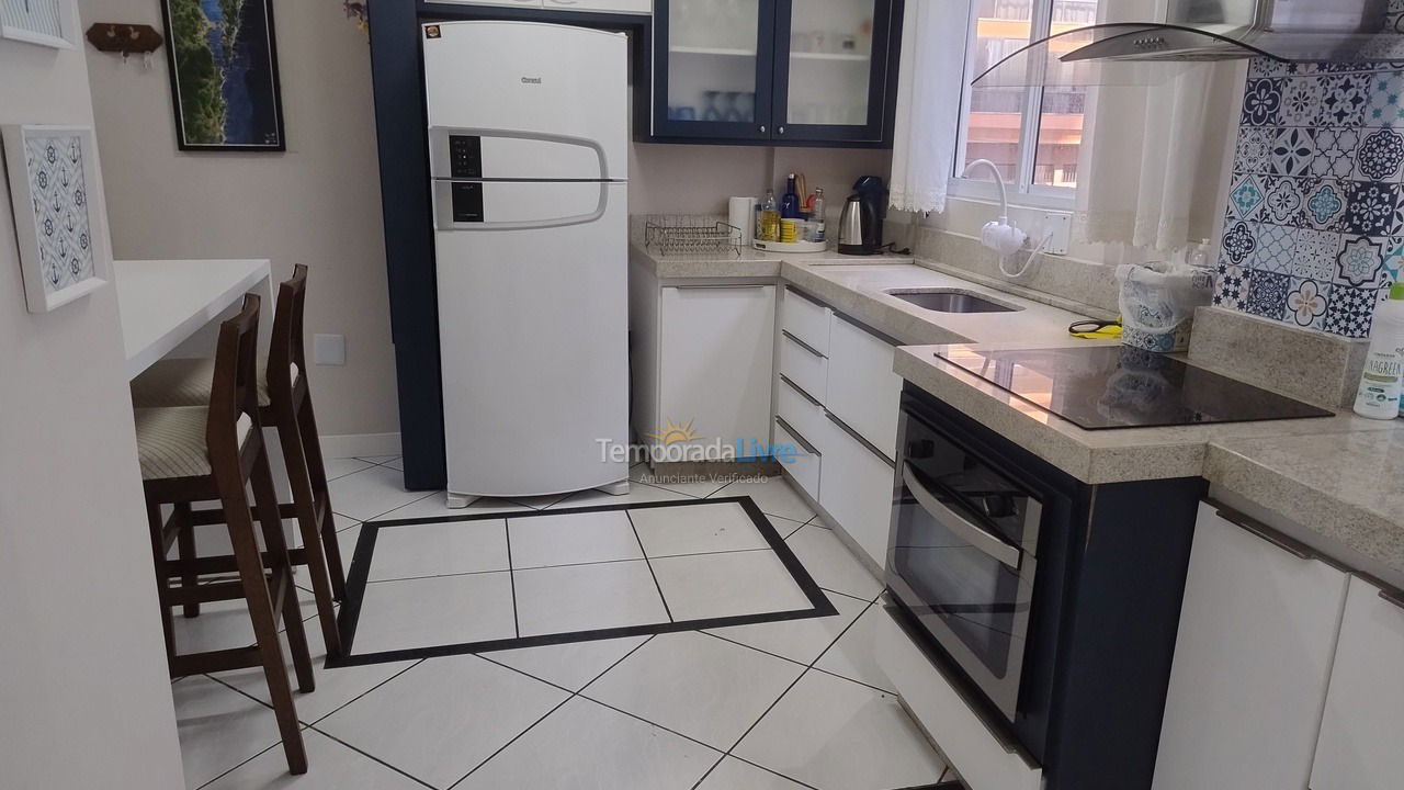 Apartamento para aluguel de temporada em Itapema (Meia Praia)