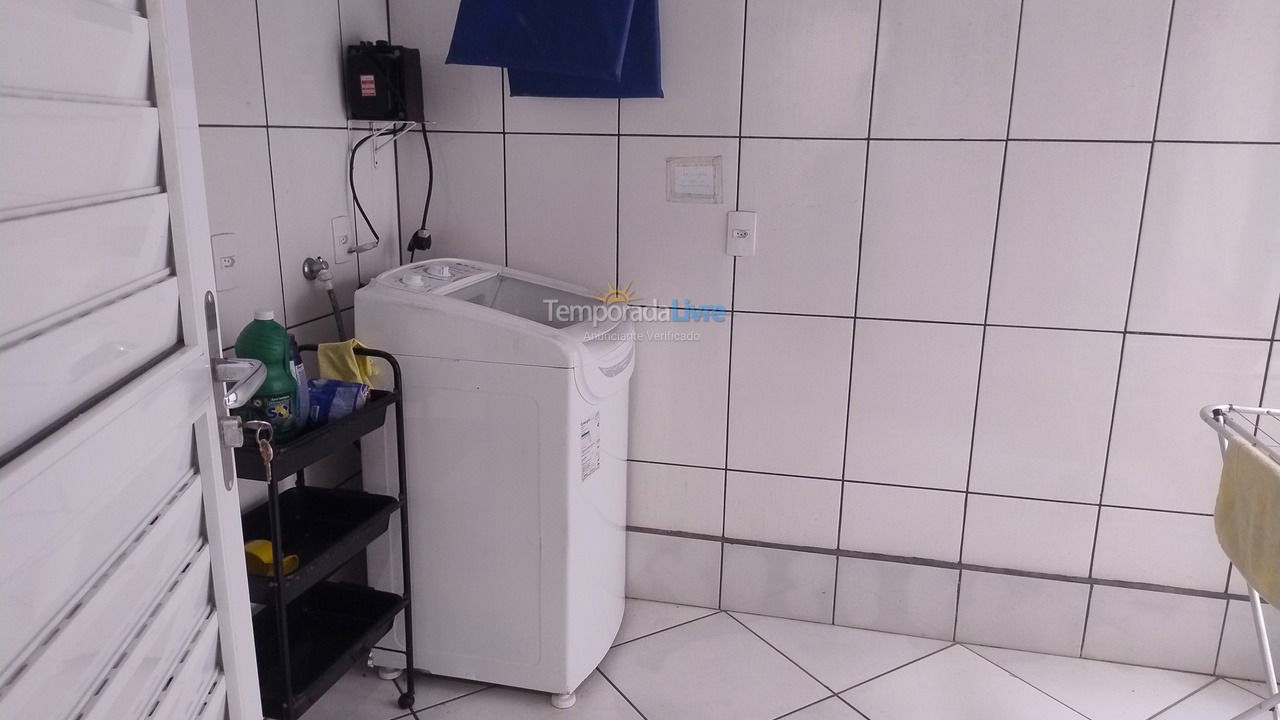 Apartamento para aluguel de temporada em Itapema (Meia Praia)