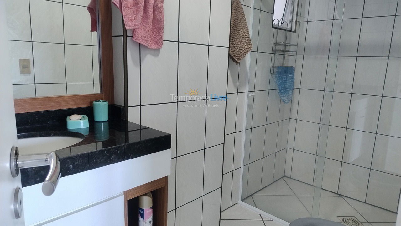 Apartamento para aluguel de temporada em Itapema (Meia Praia)