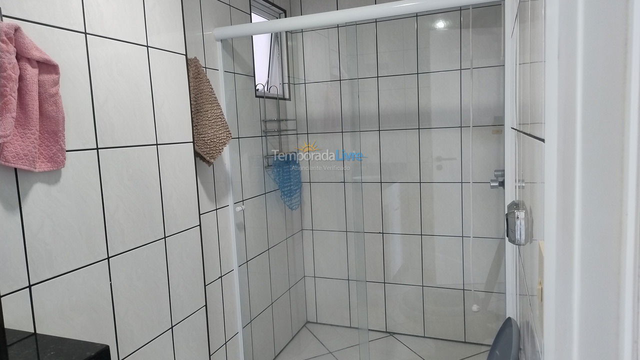 Apartamento para aluguel de temporada em Itapema (Meia Praia)