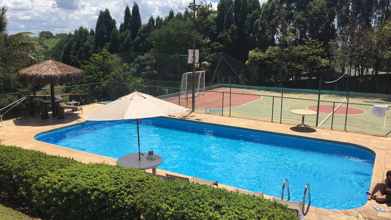 Granja para alquiler de vacaciones em Alumínio (Condomínio Figueiras I)