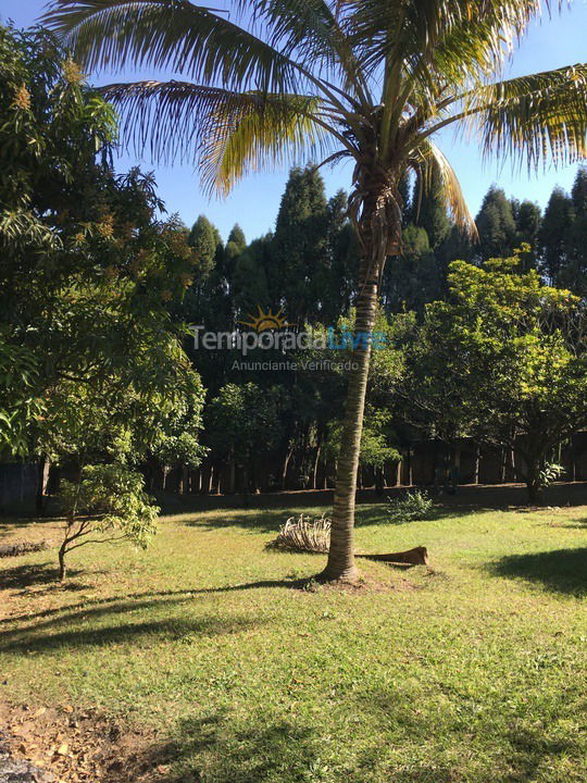 Granja para alquiler de vacaciones em Alumínio (Condomínio Figueiras I)