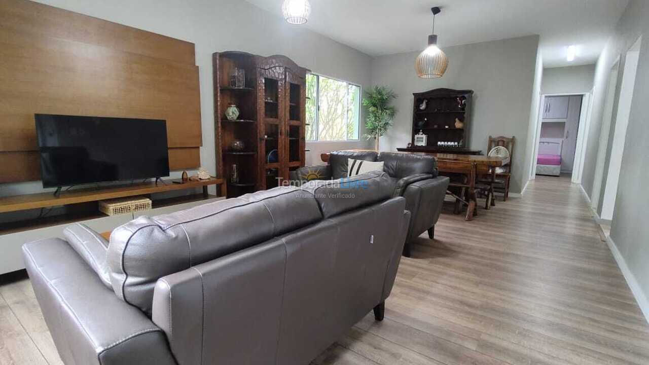 Ranch for vacation rental in Alumínio (Condomínio Figueiras I)