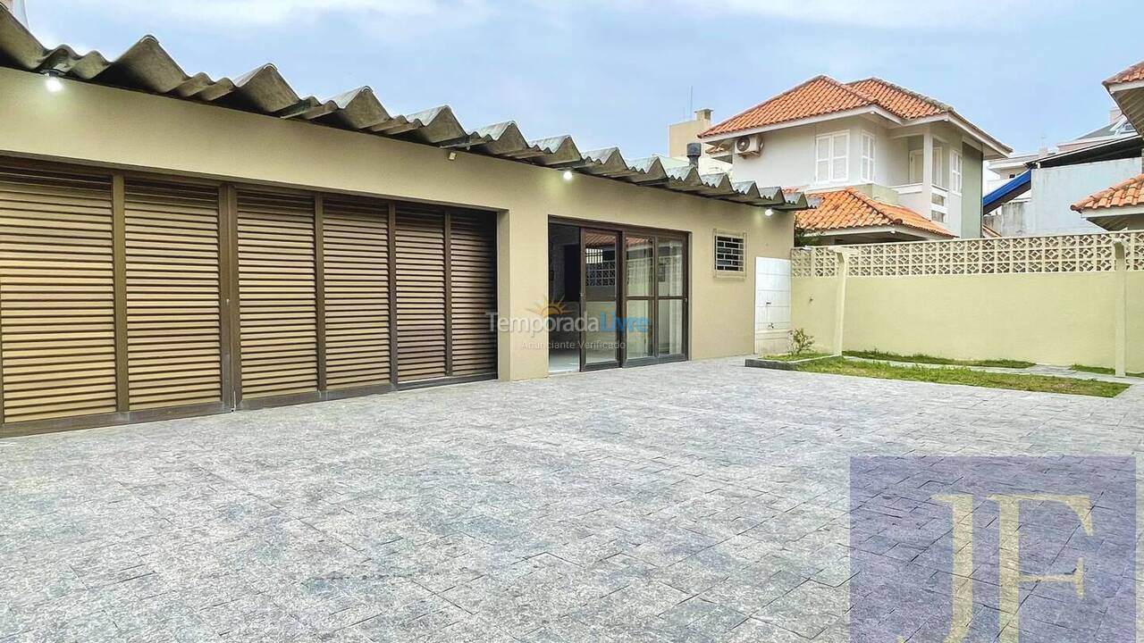 Casa para aluguel de temporada em Florianopolis (Canasvieiras)