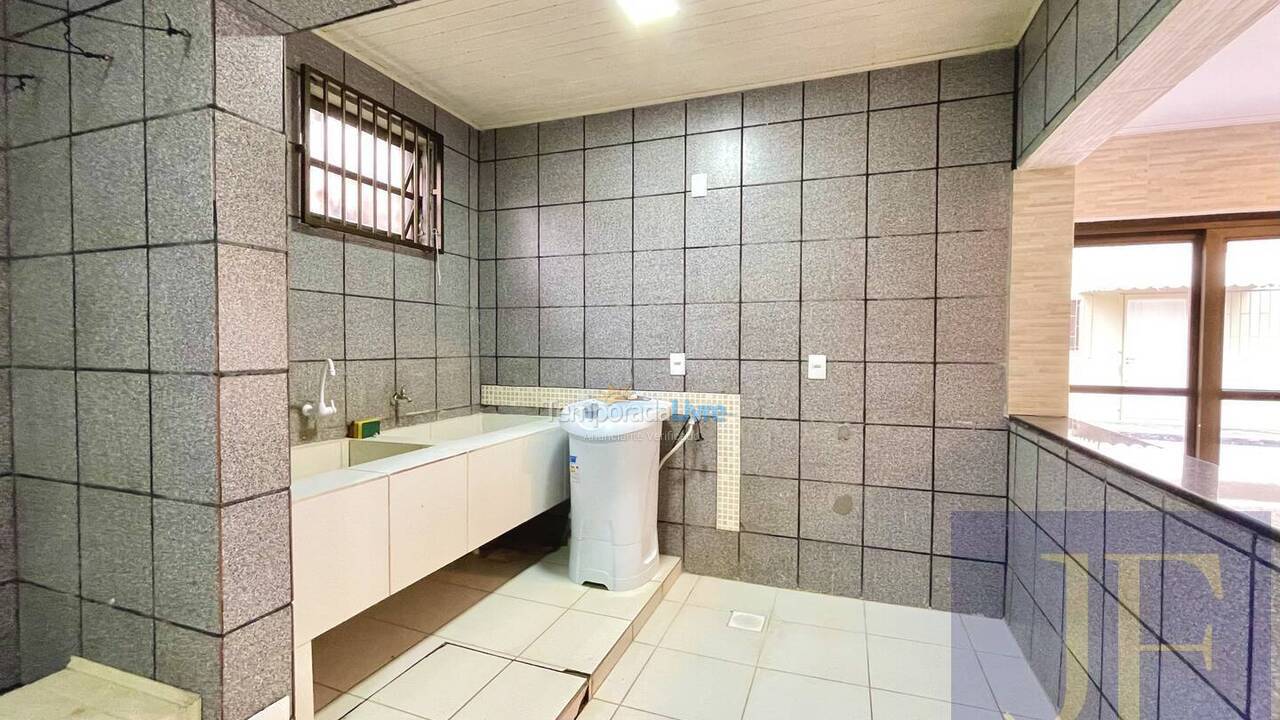 Casa para aluguel de temporada em Florianopolis (Canasvieiras)