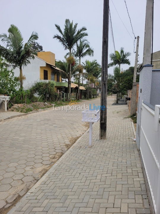 Casa para alquiler de vacaciones em Itapoá (Balneário Cambiju)