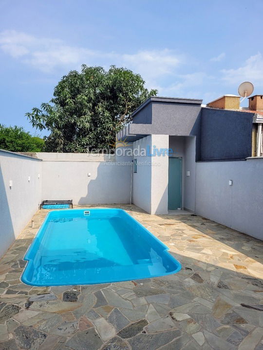 Casa para aluguel de temporada em Itapoá (Balneário Cambiju)