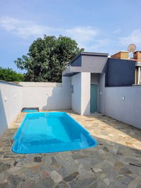 HOUSE WITH POOL 250M FROM THE SEA - ITAPOÁ/SC