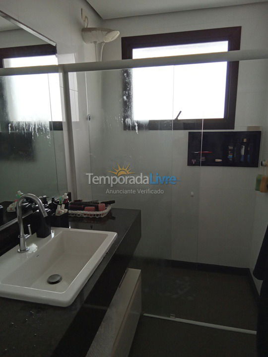 Apartment for vacation rental in Guarujá (Praia do Tombo)