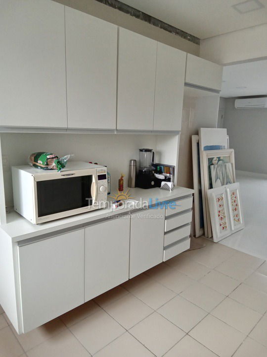 Apartamento para aluguel de temporada em Guarujá (Praia do Tombo)