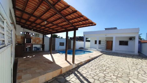 Seasonal house with pool in Lucena PB