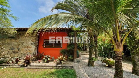 5 bedroom house 90m from Itamambuca beach