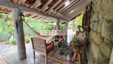 5 bedroom house 90m from Itamambuca beach