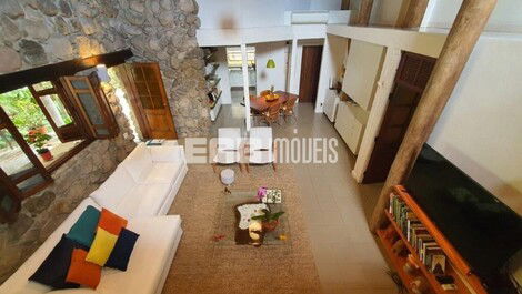 5 bedroom house 90m from Itamambuca beach