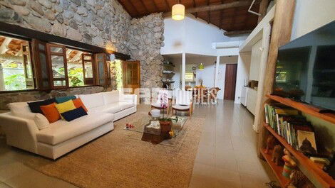 5 bedroom house 90m from Itamambuca beach