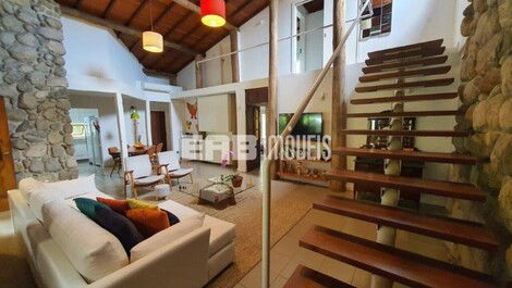 5 bedroom house 90m from Itamambuca beach