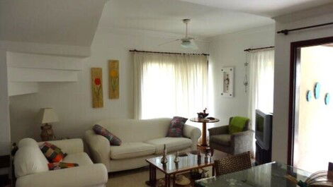 House in Riviera de S. Lourenço condominium with 3 bedrooms (1 s) with air conditioning