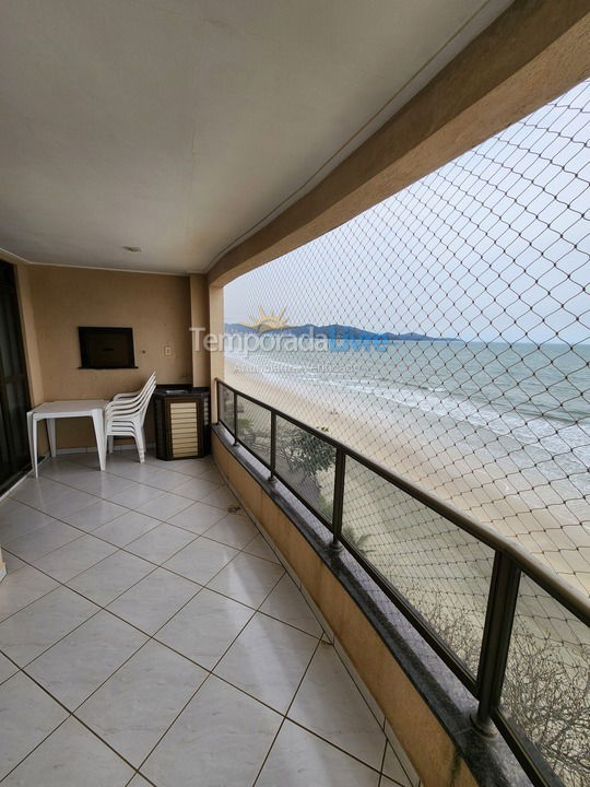 Apartamento para aluguel de temporada em Itapema (Meia Praia)