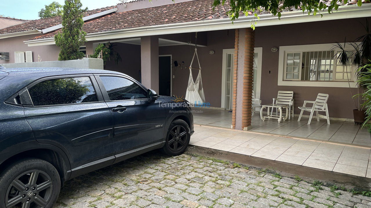 Casa para aluguel de temporada em Caraguatatuba (Centro)