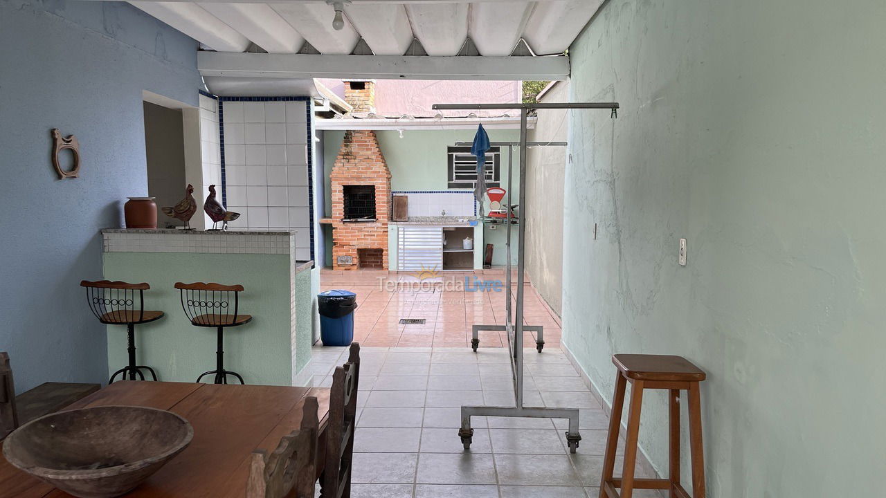 Casa para aluguel de temporada em Caraguatatuba (Centro)