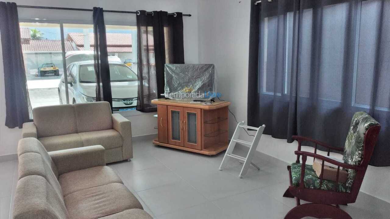 Casa para alquiler de vacaciones em Bertioga (Condominio Morada da Praia)