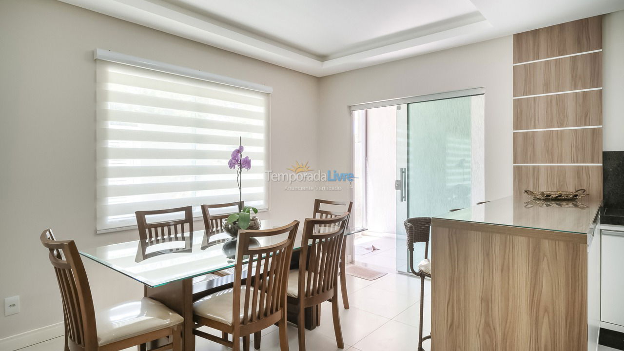 Apartment for vacation rental in Bombinhas (Canto Grande)